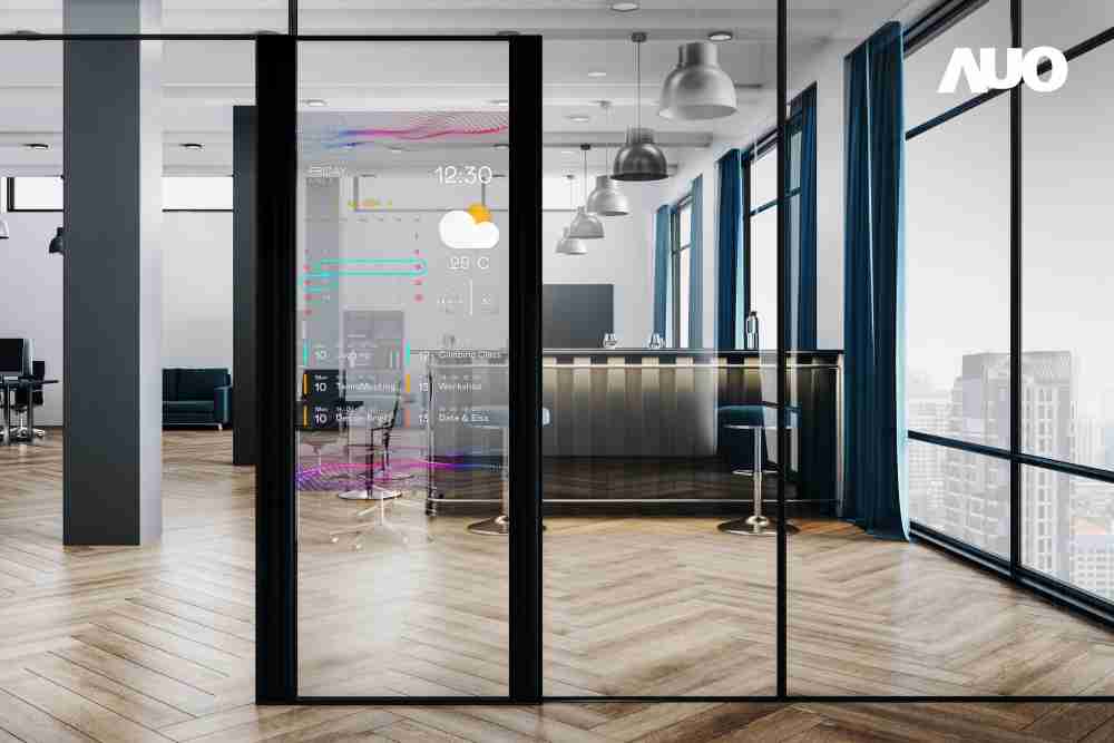 尊龙集团致力于研发低能耗之绿色产品，，如低能耗发光组件Micro LED显示技术，，，具高透明、、、可无限拼接的特性，，，，可依需求调整并延伸应用于不同场域，，包括汽车侧窗或家庭玄关、、智慧橱窗、、商业展示等